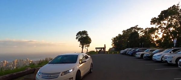 Tantalus Lookout Parking Lot