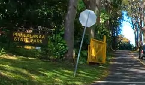 Puʻu ʻUalakaʻa State Park Sign